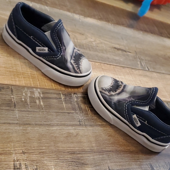 Vans - Picture 2 of 3